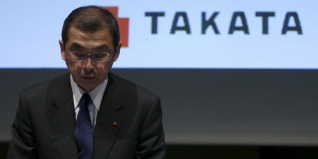 Takata Corp. Chief Executive and President Shigehisa Takada bows as he leaves a news conference in Tokyo November 4, 2015. REUTERS/Issei Kato