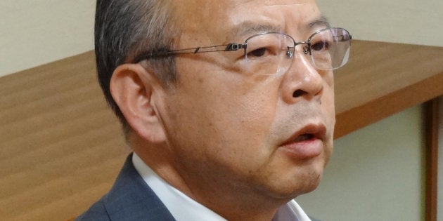 セクハラ問題で記者会見する東京都狛江市の高橋都彦市長＝２１日、東京・狛江市役所