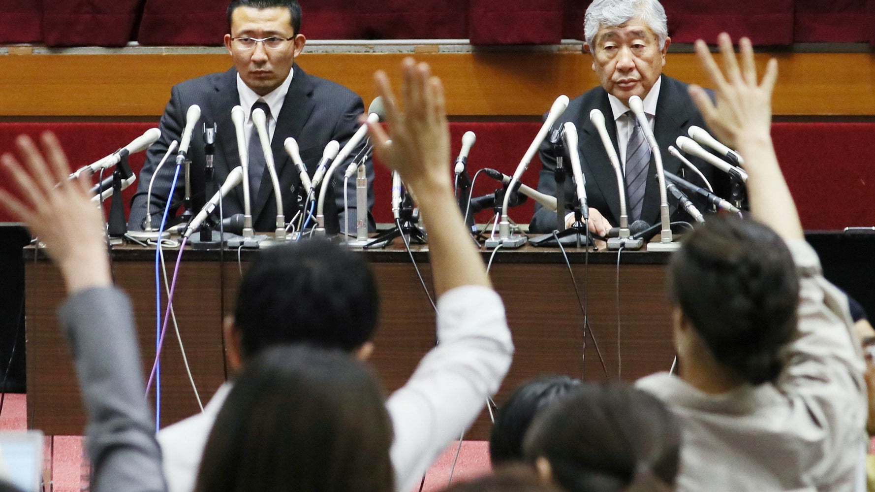 危険タックル 日大謝罪会見 司会者 に批判 火に油 最悪 の指摘も ハフポスト 危険タックル 日大謝罪会見 司会者 に批判 火に油 最悪 の指摘も ハフポスト