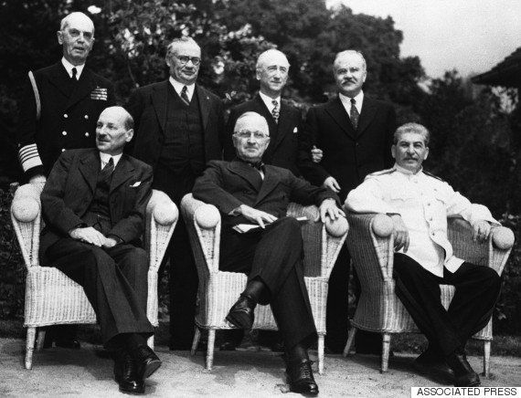 ポツダム会談に参加した（左から）イギリスのアトリー首相、アメリカのトルーマン大統領、ソ連のスターリン書記長。