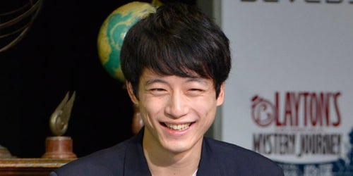 坂口健太郎さんの公式アプリが登場。ファンとの交流が狙い