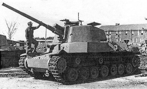 幻の「四式中戦車チト」を求めて。人々はなぜ猪鼻湖の湖底を探すのか