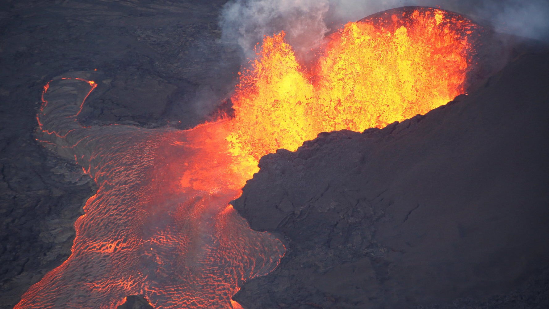 ハワイ最大の淡水湖が数時間で蒸発 キラウエア火山のマグマが流れ込む ハフポスト News ハワイ最大の淡水湖が数時間で蒸発 キラウエア火山のマグマが流れ込む ハフポスト News