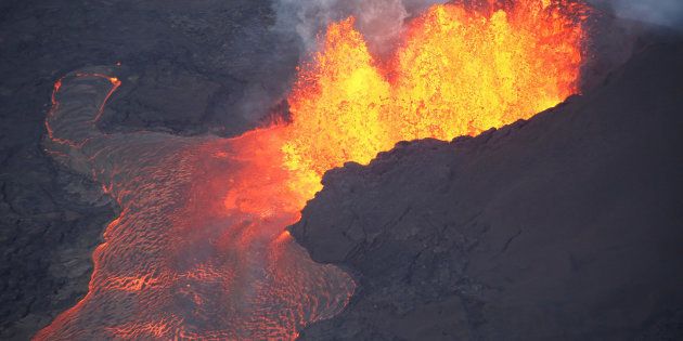 ハワイ最大の淡水湖が数時間で蒸発 キラウエア火山のマグマが流れ込む ハフポスト