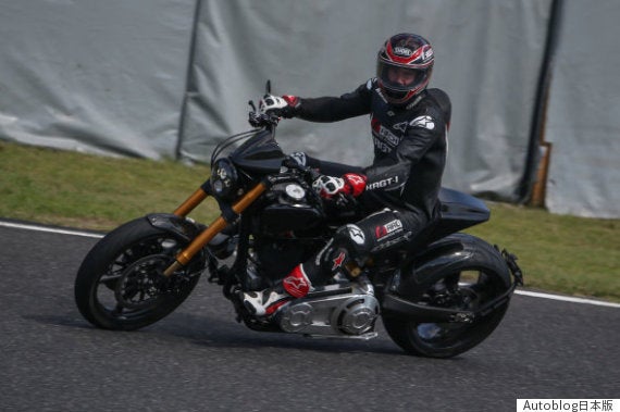 キアヌ リーブス 鈴鹿8時間耐久レースに登場 画像集 ハフポスト キアヌ リーブス 鈴鹿8時間耐久レースに登場 画像集 ハフポスト