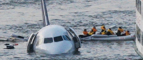 なぜ155人全員を救えたのか？ 航空機事故「ハドソン川の奇跡」 機長の
