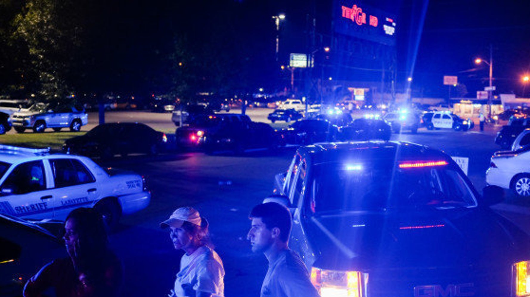 映画館で銃乱射 3人が死亡 映画の一部だと思った と目撃者 アメリカ ハフポスト News