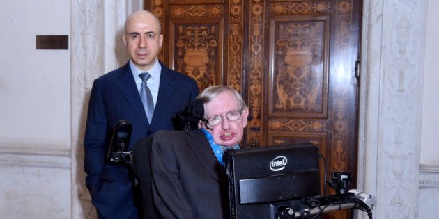 LONDON, ENGLAND - JULY 20: DST Global Founder Yuri Milner and Theoretical Physicist Stephen Hawking ahead of a press conference on the Breakthrough Life in the Universe Initiatives, hosted by Yuri Milner and Stephen Hawking, at The Royal Society on July 20, 2015 in London, England. (Photo by Stuart C. Wilson/Getty Images for Breakthrough Initiatives)