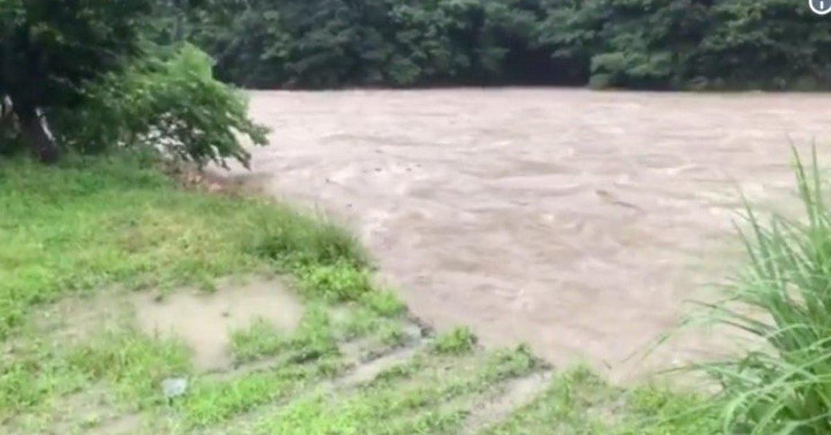 増水した川には絶対に近づいてはいけない 川岸が崩れる瞬間の動画に注目集まる ハフポスト