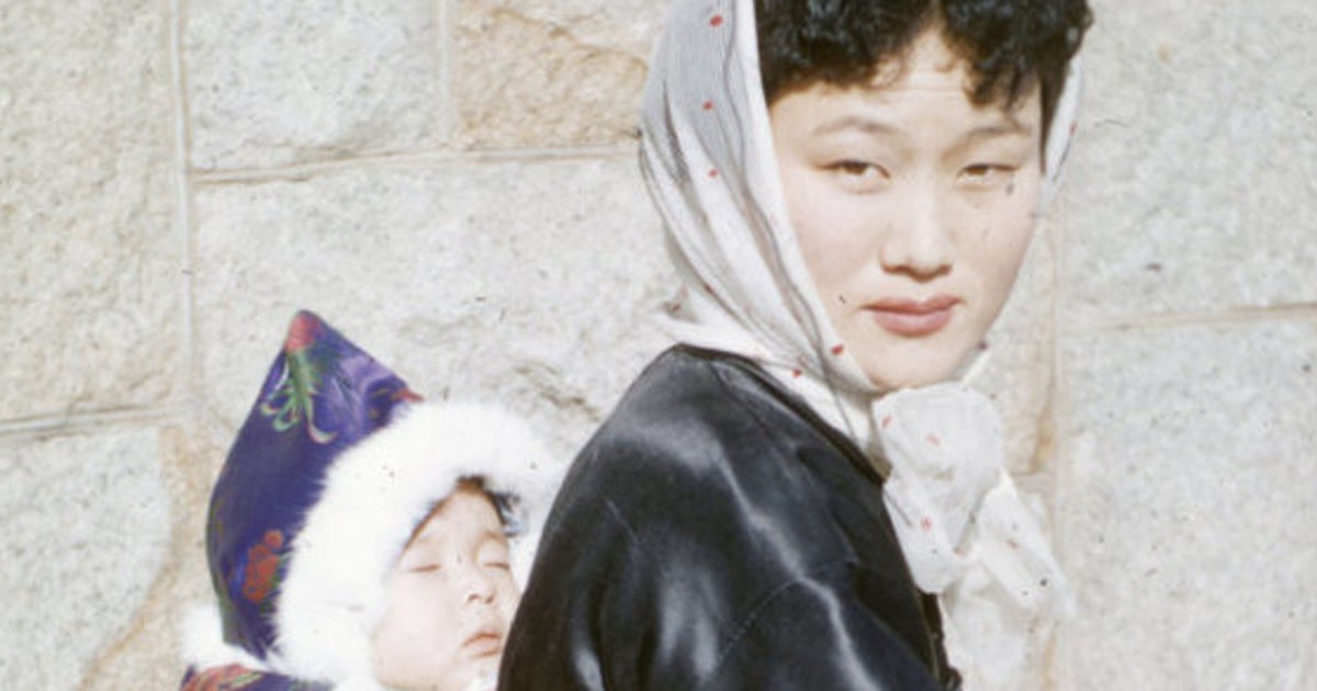 1950年代の韓国・釜山。失われた光景が、カラー写真でよみがえる（画像