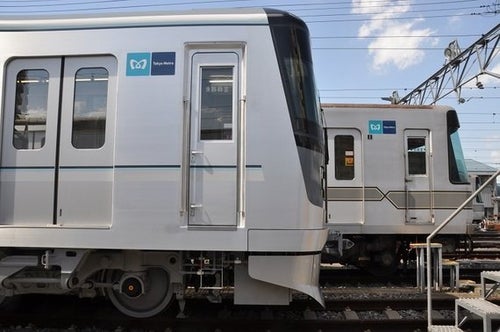日比谷線3代目車両13000系- 日比谷線3代目車両13000系-