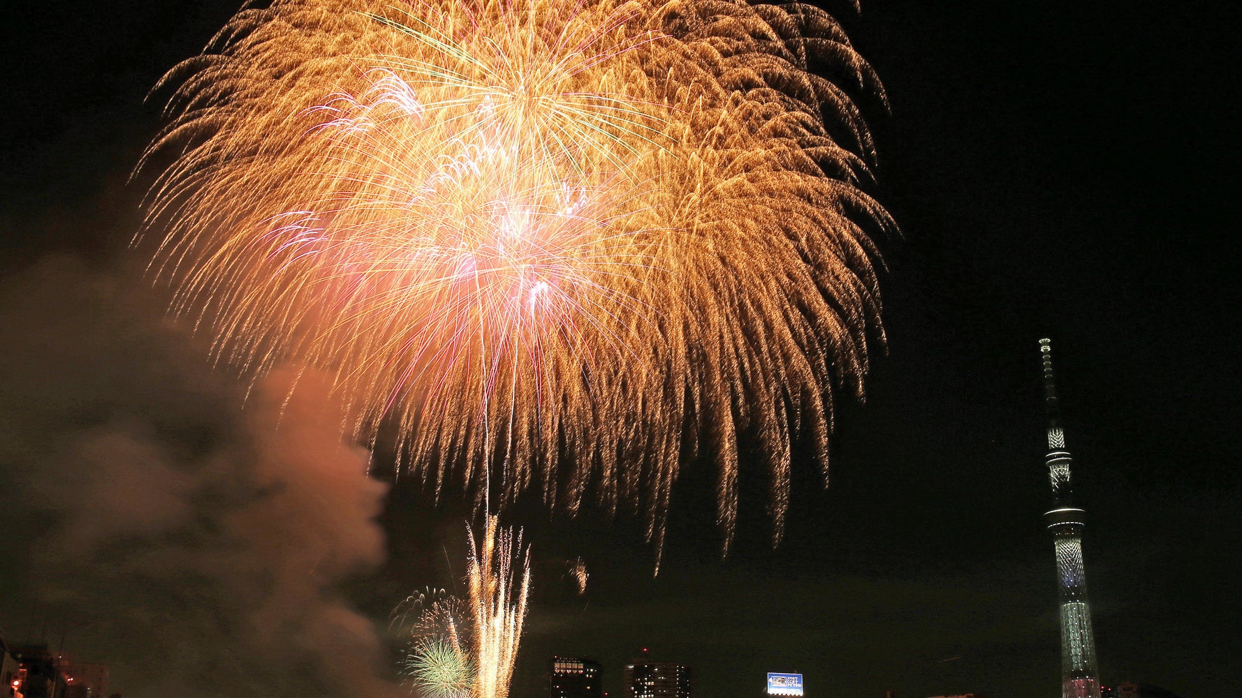 隅田川花火大会 台風12号の影響で7月29日 日 に延期 ハフポスト