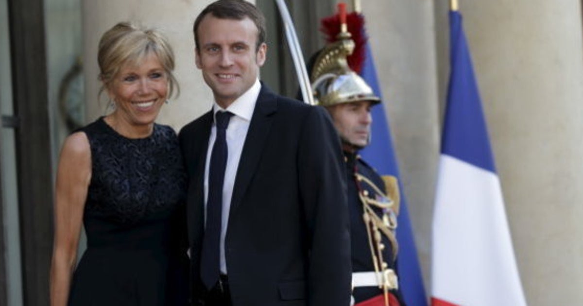 マクロン次期大統領夫人に 公職担わせるべきではない フランス人の7割が抵抗感 なぜ ハフポスト マクロン次期大統領夫人に 公職担わせるべきではない フランス人の7割が抵抗感 なぜ ハフポスト