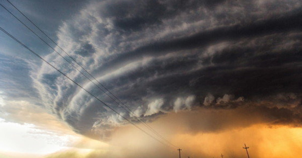 竜巻 巨大ufoのような スーパーセル の写真集 ハフポスト 竜巻 巨大ufoのような スーパーセル の写真集 ハフポスト