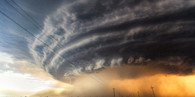 竜巻 巨大ufoのような スーパーセル の写真集 ハフポスト 竜巻 巨大ufoのような スーパーセル の写真集 ハフポスト