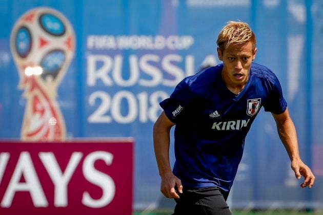 本田圭佑がカンボジア代表gmに 逆オファーで実現 失敗を恐れず とにかくやってみる の意味 ハフポスト 本田圭佑がカンボジア代表gmに 逆オファーで実現 失敗を恐れず とにかくやってみる の意味 ハフポスト