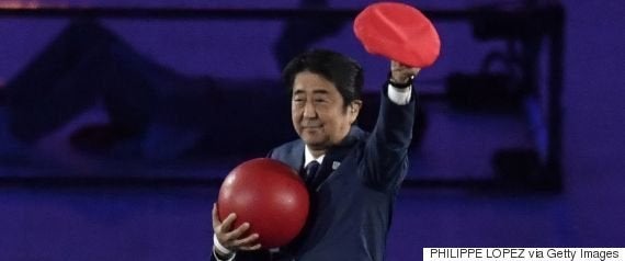 安倍マリオを見た海外の人々 東京オリンピックのマスコット大予想を始める リオ閉会式 ハフポスト