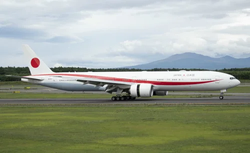 値下げ‼️政府専用機新旧ボーイング2機セット 1:100 BOEING 777-300ER 80-1111 政府専用機 デスクトップモデル