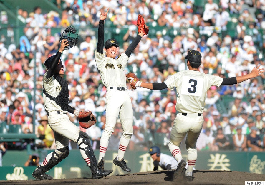 夏の甲子園 作新学院 54年ぶり優勝 北海に集中打で逆転勝利 ハフポスト 夏の甲子園 作新学院 54年ぶり優勝 北海に集中打で逆転勝利 ハフポスト