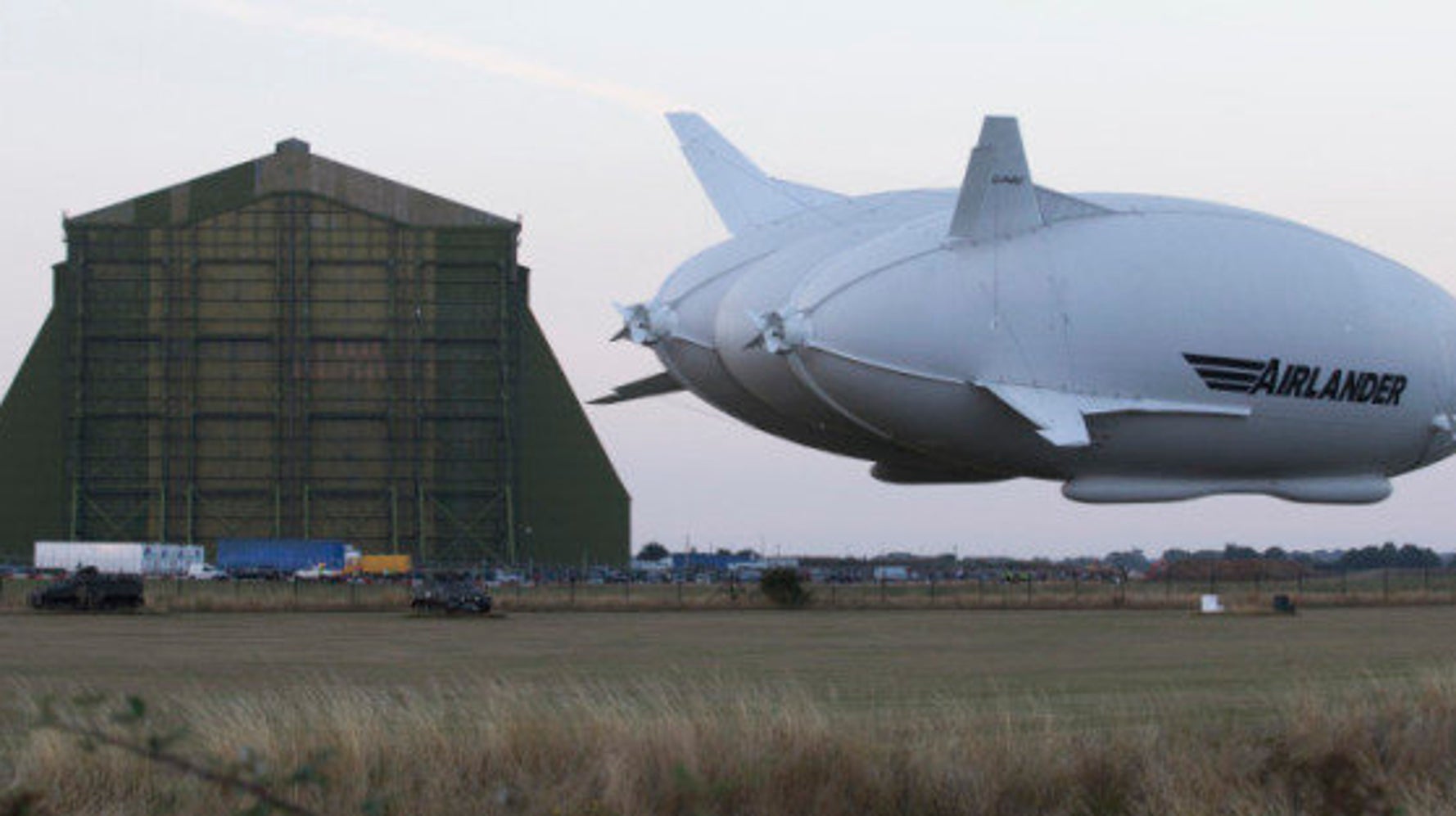 謎の巨大飛行船 Nasaの格納庫でgoogle創業者が開発中 ハフポスト News