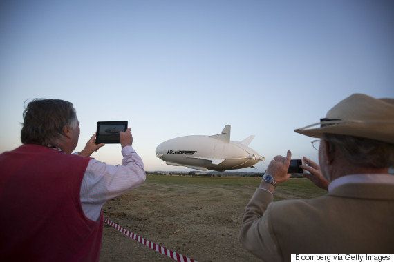 空飛ぶおしり 世界最大の航空機エアランダー10がついに初飛行 動画 画像 ハフポスト