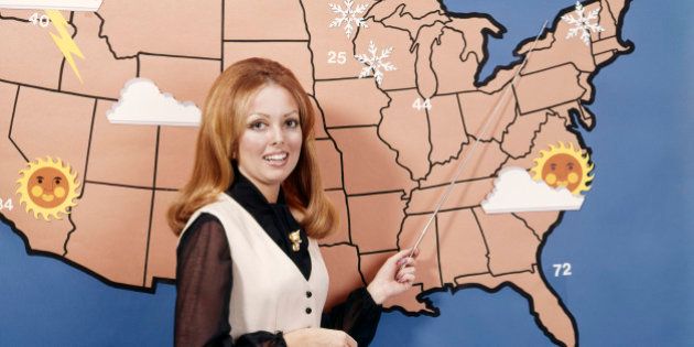 1970s WOMAN WEATHER GIRL METEOROLOGY METEOROLOGIST TELEVISION NEWS (Photo by H. Armstrong Roberts/ClassicStock/Getty Images)