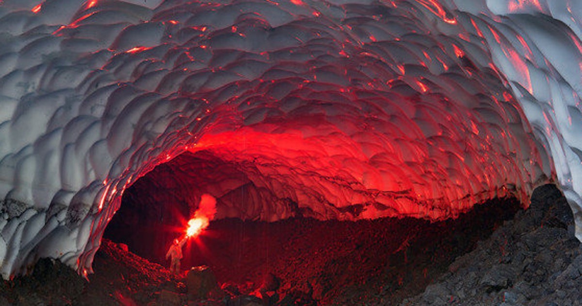 ロシアにある氷の洞窟がまるで別世界のよう | ハフポスト NEWS
