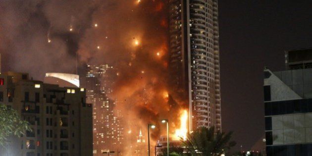ドバイの63階高層ビルで火災 宿泊者 バルコニーに次々と火が落ちてきた 画像 動画 ハフポスト