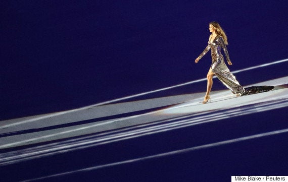 ジゼル ブンチェン リオオリンピック開会式で 最後のランウェイ を披露 画像集 ハフポスト ジゼル ブンチェン リオオリンピック開会式で 最後のランウェイ を披露 画像集 ハフポスト