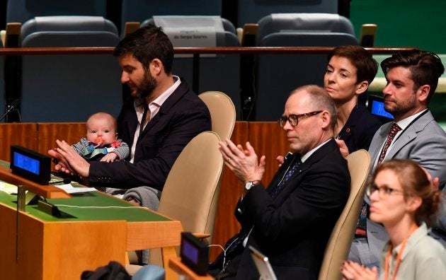 ニュージーランド女性首相が赤ちゃんと国連の会合に出席 日本代表団はあることに驚き ハフポスト