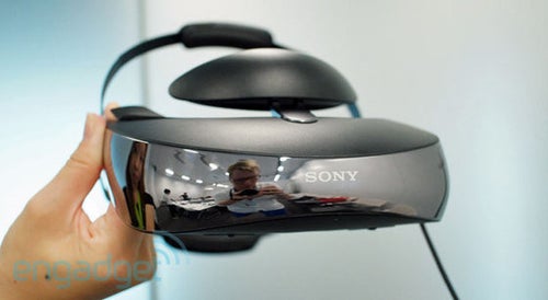 ソニーのヘッドマウントディスプレイに無線通信の新モデル
