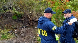 改造リムジン車が事故、20人死亡　米ニューヨーク州