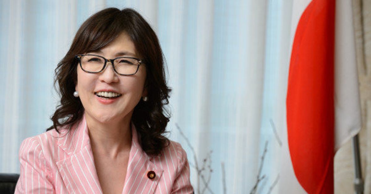 稲田朋美 新防衛相は 網タイツの女王 韓国メディアは 強硬右派 と警戒 ハフポスト