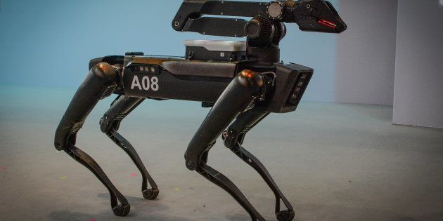 四足歩行ロボット「スポットミニ」