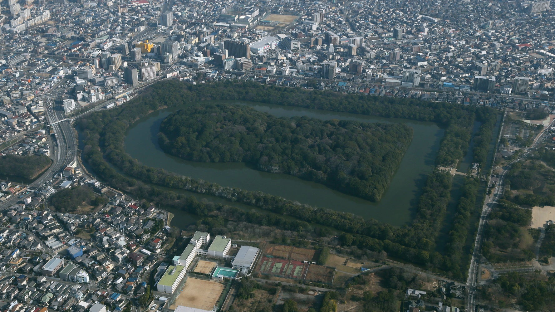 仁徳天皇陵 初の共同発掘へ 本当は誰の墓 宮内庁に聞いてみた ハフポスト