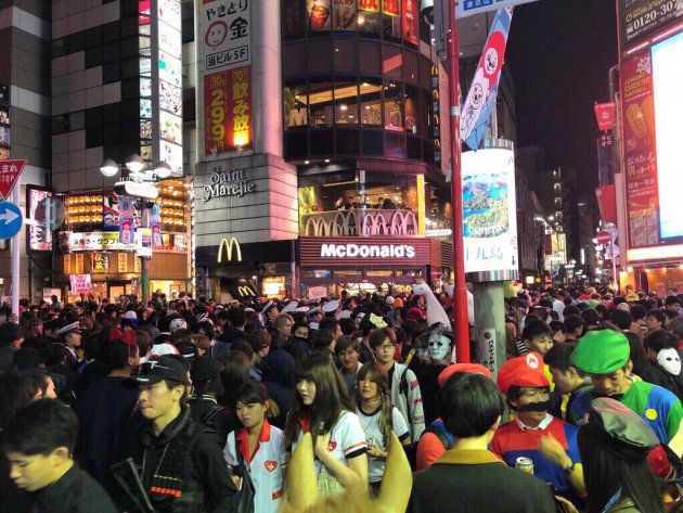 渋谷ハロウィンに集まった群衆