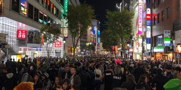 渋谷ハロウィンに集まった群衆