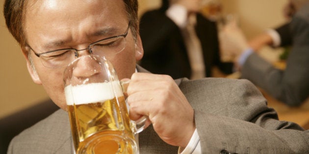 日本の中高年男性は 世界でいちばん孤独 国が抱える深刻な病 その原因とは ハフポスト