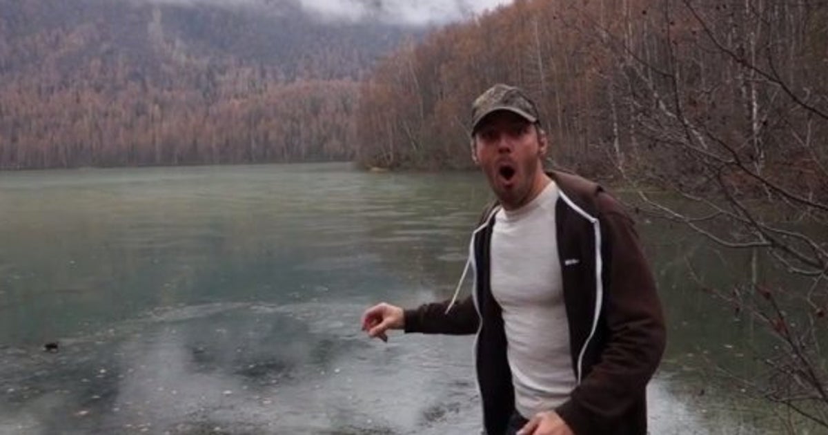 アラスカの凍った湖に石を投げてみた 音が 音が 動画 ハフポスト アラスカの凍った湖に石を投げてみた 音が 音が 動画 ハフポスト