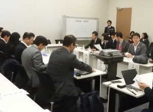 会場の衆議院議員第二会館の一室。40名の定員満席での開催となりました