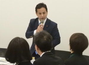 前回の勉強会に続き、モデレーターを務めた衆議院議員の遠山清彦氏