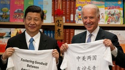 「握手と蹴り合い」の米中交渉