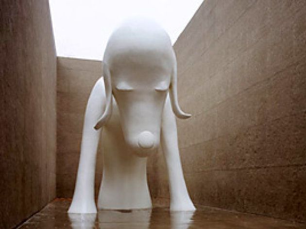 青森県立美術館 あおもり犬 に積もった雪の帽子が芸術的 奈良美智さんのツイートが話題に ハフポスト