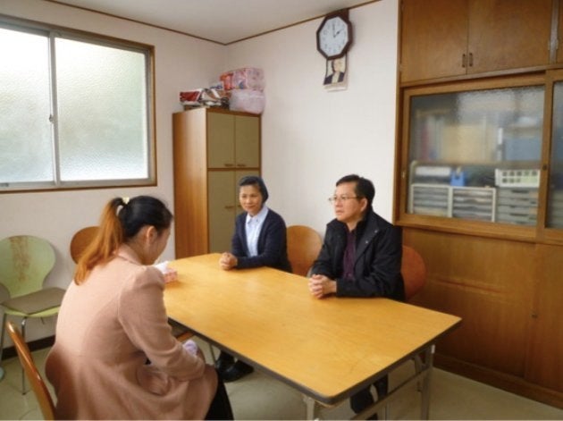 画像 女性外国人実習生から寄せられた相談会の様子 ひどい虐待による傷跡を示す外国人実習生も ハフポスト