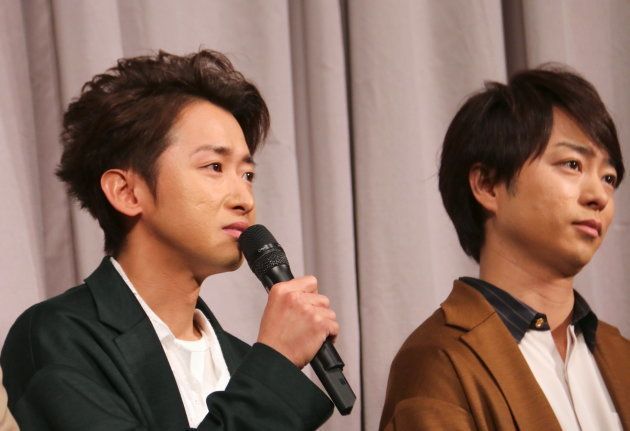 嵐 活動休止を記者会見で報告 涙ぐむ大野智は 嵐でよかった 相葉雅紀 絆は強くなってる ハフポスト