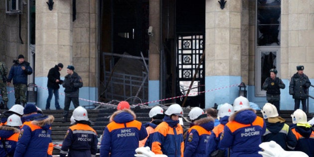 VOLGOGRAD, RUSSIA - DECEMBER 29: A general view of the scene outside Volgograd train station, where a female suicide is thought to have blown herself up, on December 29, 2013 in Volgograd, Russia. 15 people are believed to have been killed when a bomb went off at a checkpoint at the entrance of the station on Sunday December 29, 2013. (Photo by Gennady Gulyaev/Kommersant Photo via Getty Images)