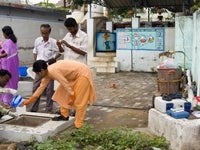 女性に危険が迫る インドのトイレ事情 とは ハフポスト