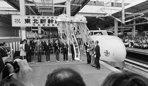 新幹線の50年は日本の50年の歩みでもある 写真で振り返る現代史【画像集】 | ハフポスト NEWS