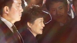 「被疑者・朴槿恵、検察に出頭せよ」韓国の検察が命令　大統領を罷免されて11日後
