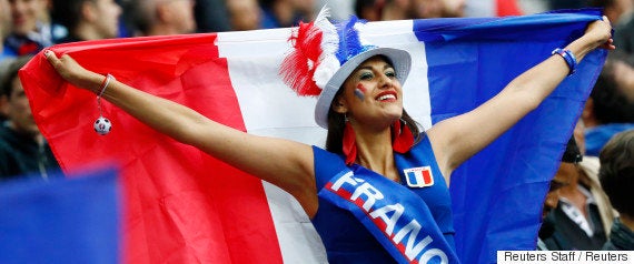 アイスランドのサッカー代表 手拍子の儀式 バイキング チャント でも世界を驚かせる 動画 ハフポスト